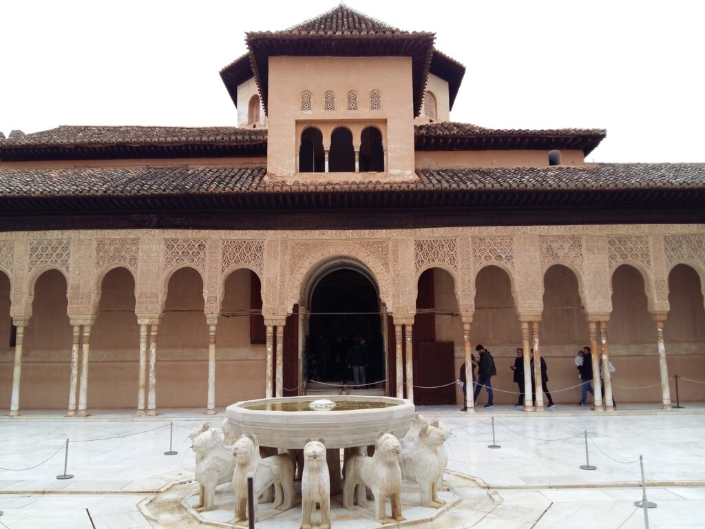 το σιντριβάνι με τα λιοντάρια στην Αλάμπρα